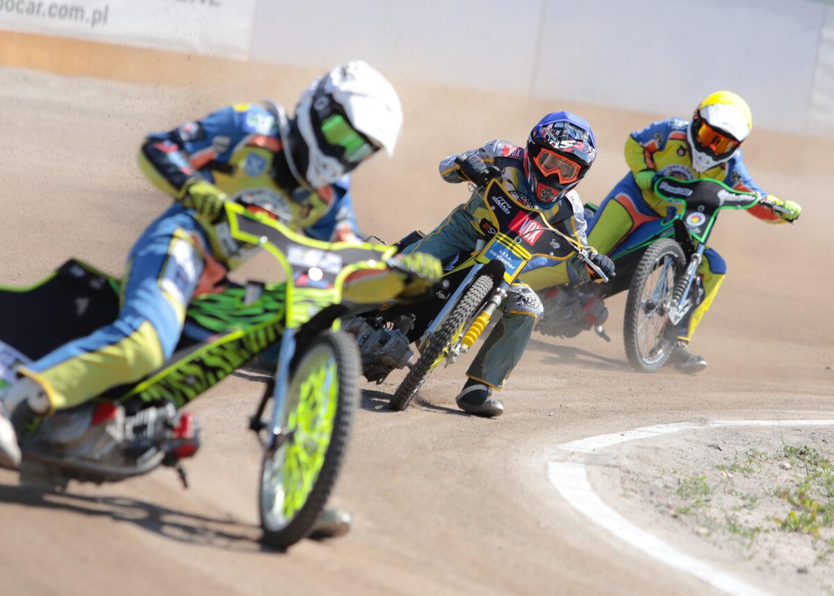 At speed 20 km/h a lot of more is happening. Vice President MX OTOPIT Toruń about ride on Pit bikes