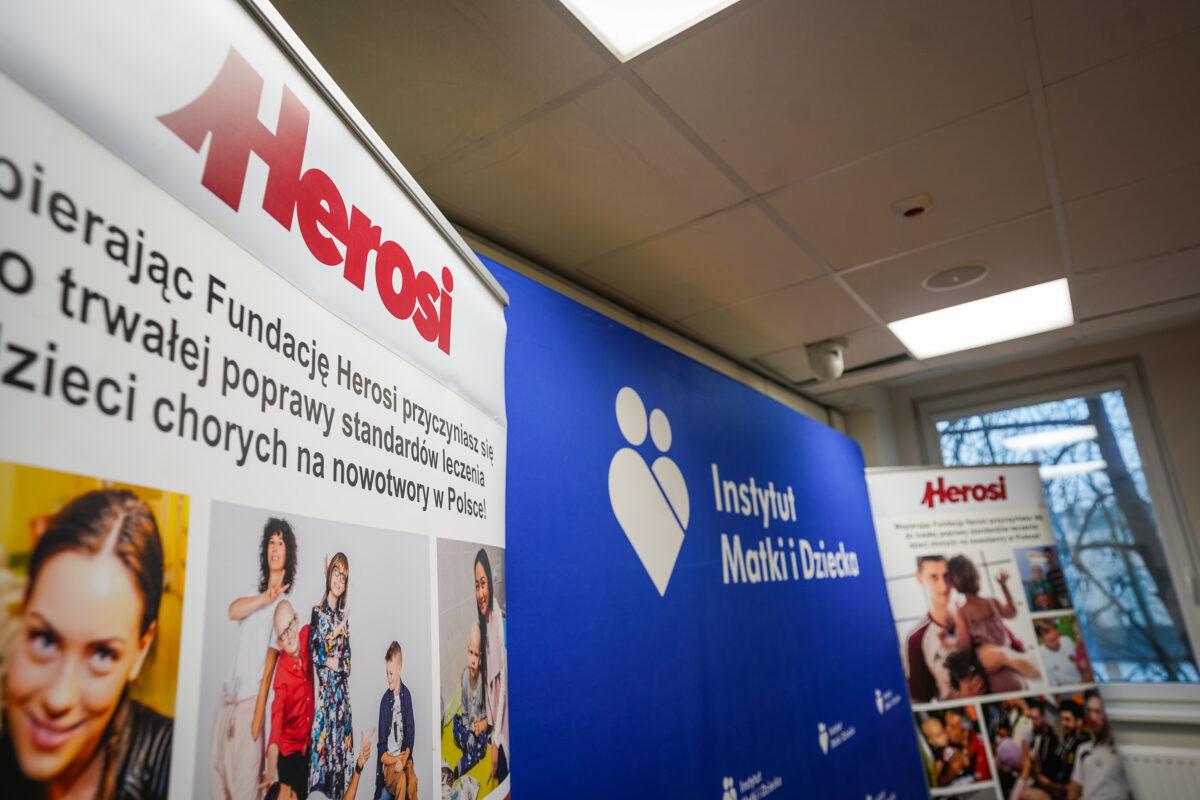 Fundacja HEROSI przekazuje Klinice nowoczesny aspirator ultrasonograficzny