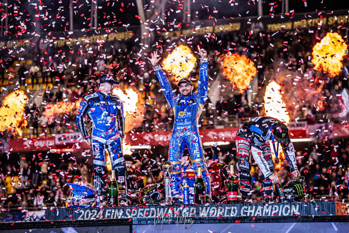 Triumph and great joy of Bartosz Zmarzlik from the fifth world champion title (photos)