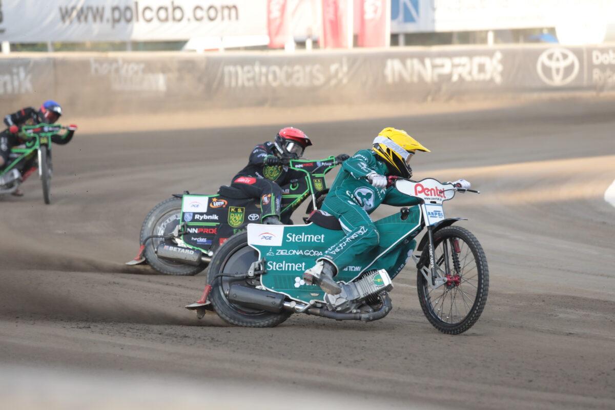 Skromna zaliczka Rekinów przed rewanżem (dwugłos #RYBZIE 46:44, 22.08.2025)