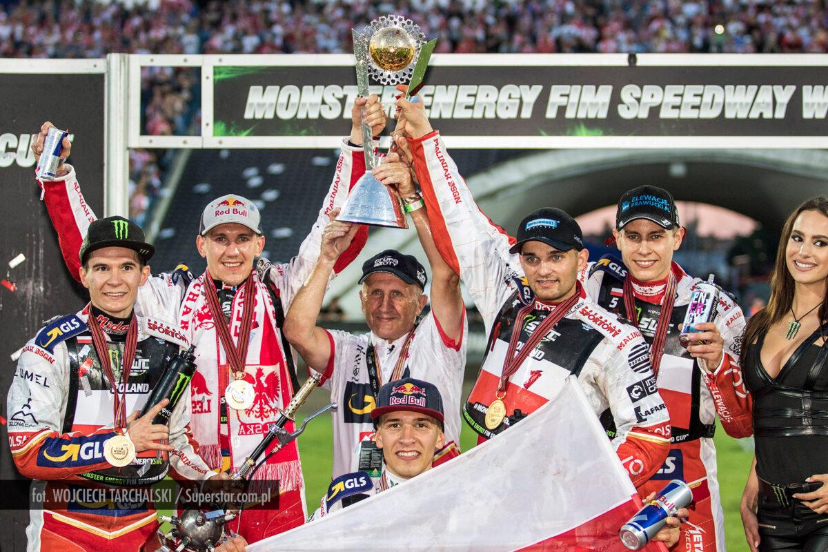 This talisman worked in the DPŚ: everyone kissed in turn